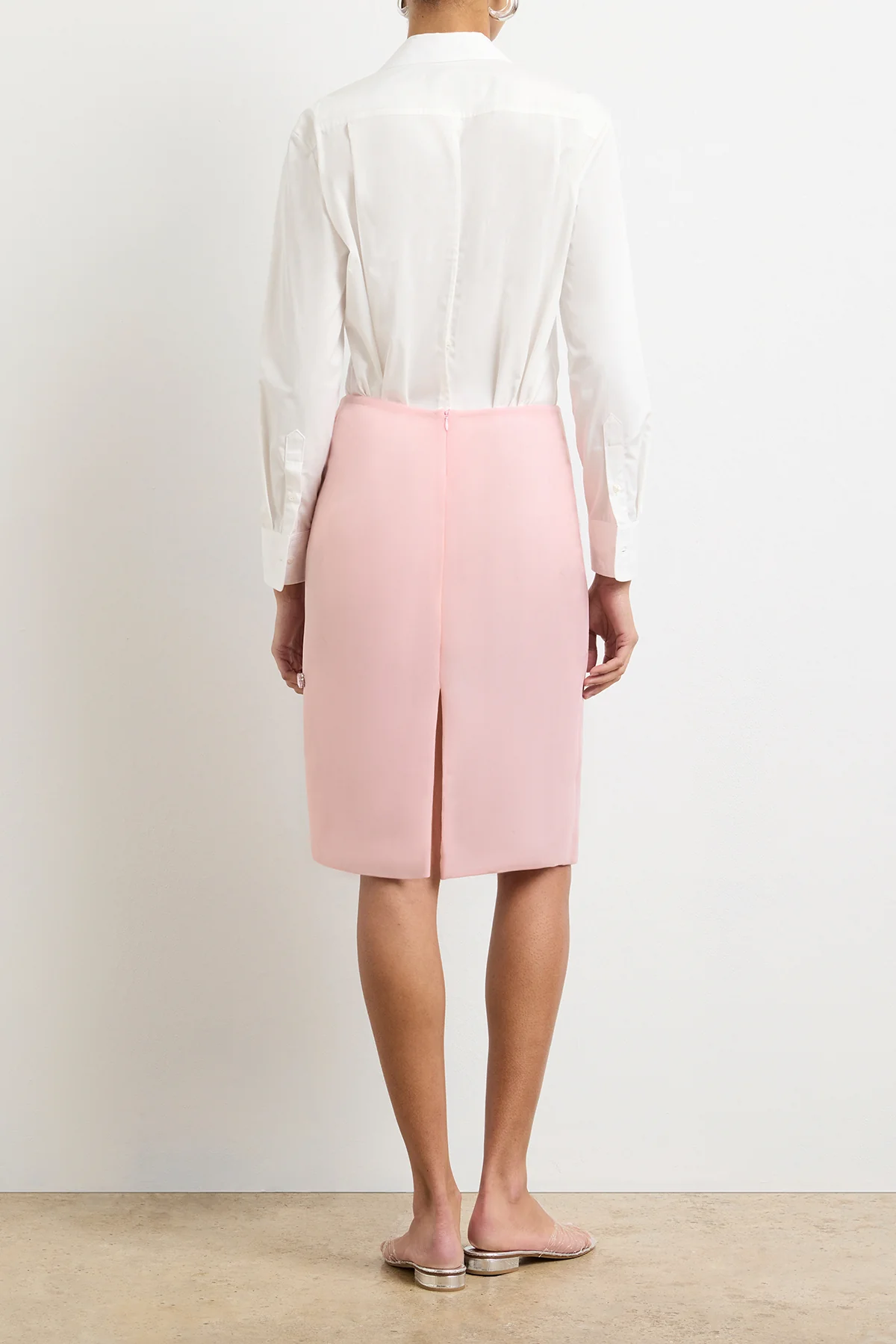 The Leanne Embroidered Pencil Skirt in Powder Pink - Image 4